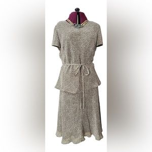 Talbots Petites 2 piece skirt set with fabric belt. Size 14 Petite.